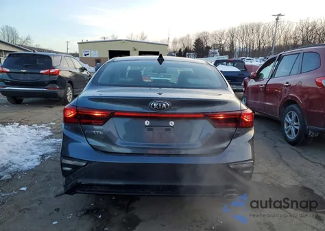 2021 Kia Forte Fe из США, поврежденный, VIN 3KPF24AD5ME392094